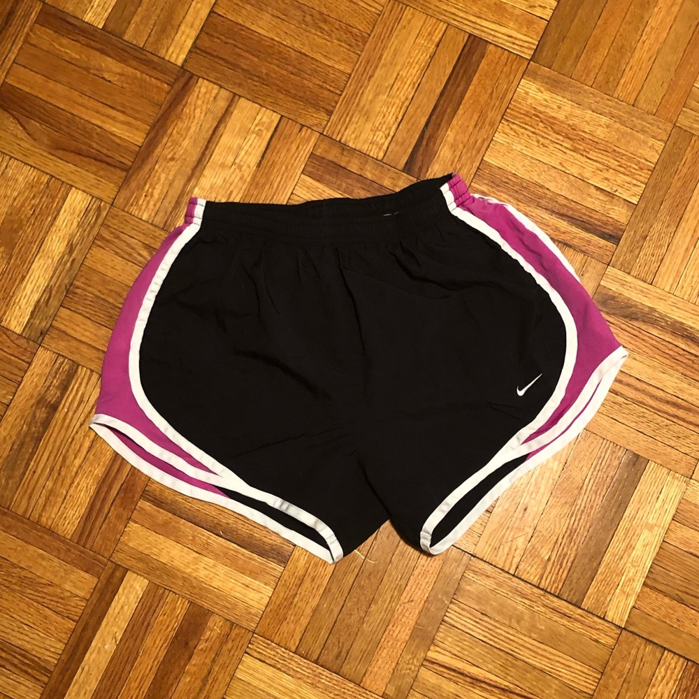 Black Nike women’s turbo running shorts
